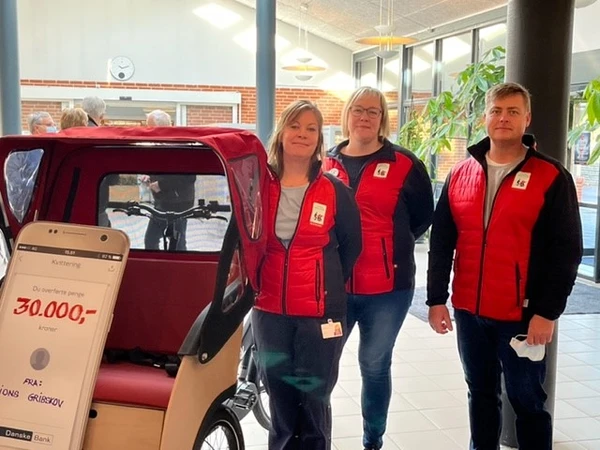 De tre cykelpiloter på Helsingegården