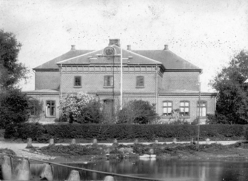 Helsinge Tinghus og Arrest, hvor Christian Sørensen flygtede fra, ca. 1900