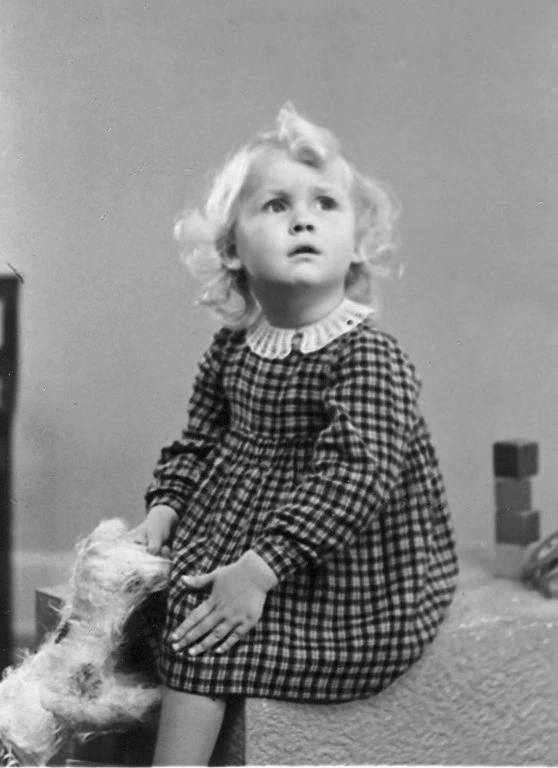 4-årige Kirsten hos fotografen, 1948.