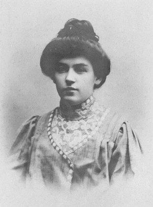 Anna Andersen, syerske, Gilleleje. Cirka 1910.